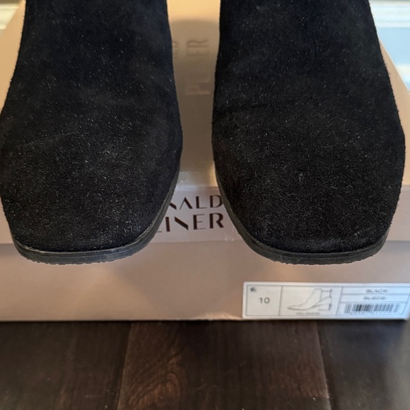 Donald J. Pliner Kelsee Black Leather & Suede Ankle Booties size 10 - Picture 10 of 15